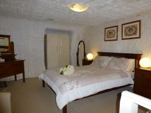 Underground Bed and Breakfast - Accommodation QLD