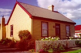 Devonport Historic Cottages - Accommodation QLD