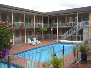 The Coasters Motel - Accommodation QLD