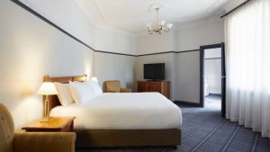 Brassey Hotel - Accommodation QLD