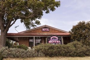 Colonial Motel - Accommodation QLD