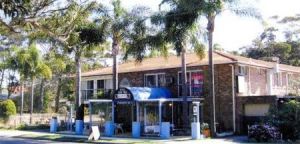 Palm Court Motel - Accommodation QLD